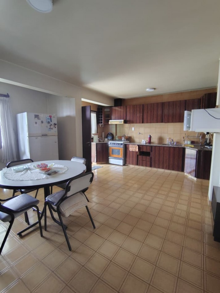 VENDO HERMOSO DPTO 1a PISO SOBRE CALLE VICENTE LOPEZ AL 1000