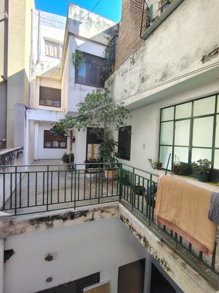 VENDO HERMOSO DPTO 1a PISO SOBRE CALLE VICENTE LOPEZ AL 1000