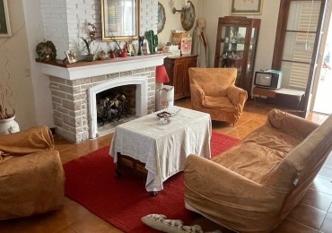 CHALET 5 AMBIENTES EN LOS TRONCOS